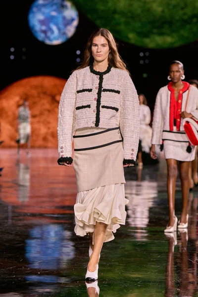 Look 53